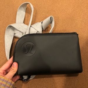 Lululemon yoga eyelet + mini bag